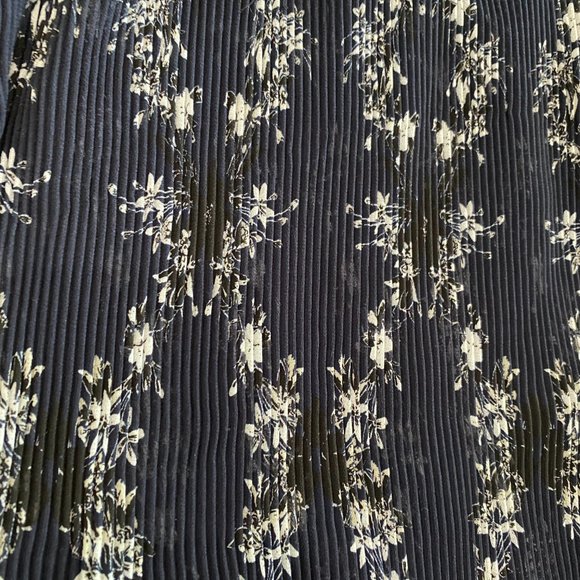 One State Dress - Picture 3 of 3